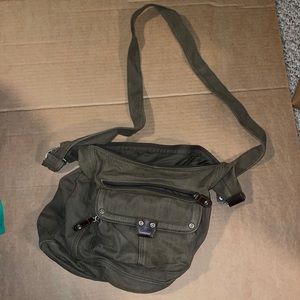 Cross shoulder purse